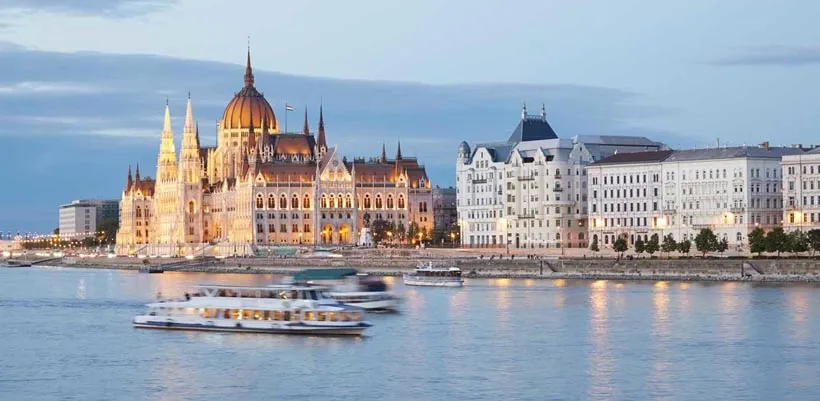 8109 couple europe travel